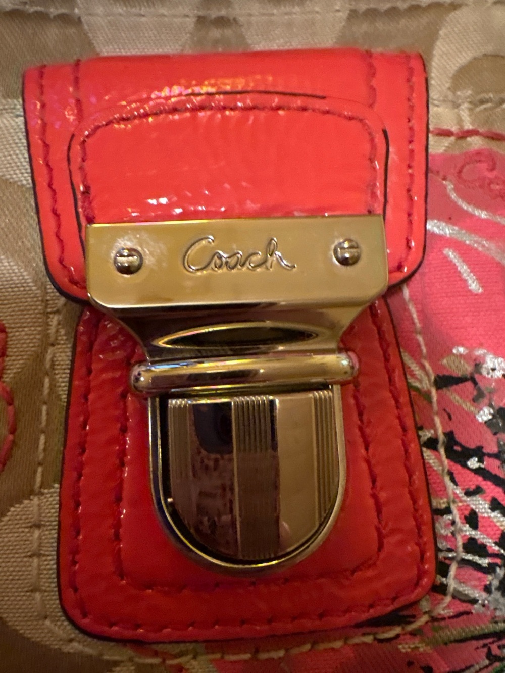 Coach Poppy Signature Floral Sequin Swingpack 47075 - Picture 4 of 9